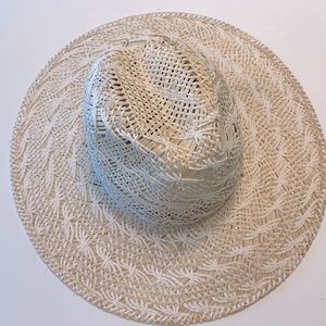 Beautifully constructed Jenni Kayne Resort Hat